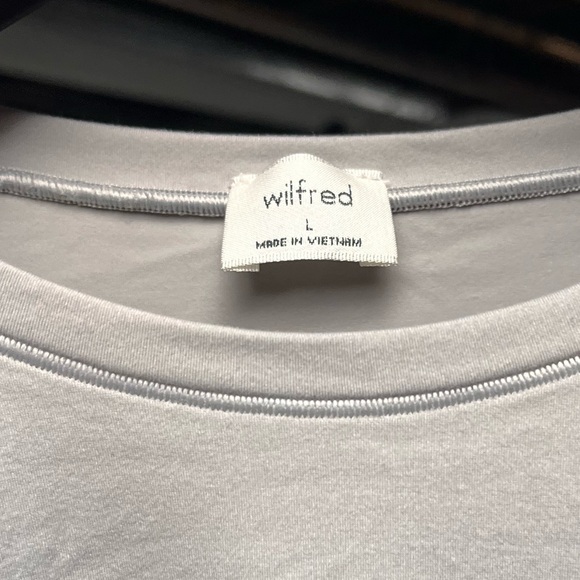 Wilfred
(Re) Touch™ Dauphine
Longsleeve Size large - Picture 5 of 6